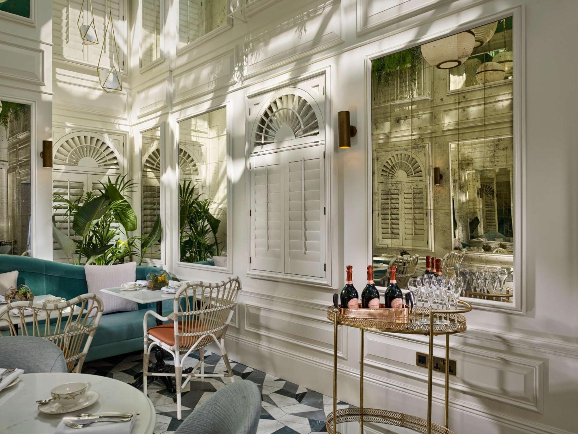 100 Queen'S Gate Hotel London, Curio Collection By Hilton Servizi foto The interior of the restaurant